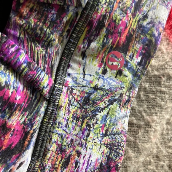 lululemon NEVER WORN S bra - Picture 4 of 5